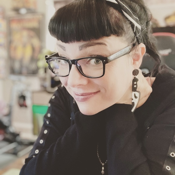 Meet your Posher, Ellen - Picture 12 of 12